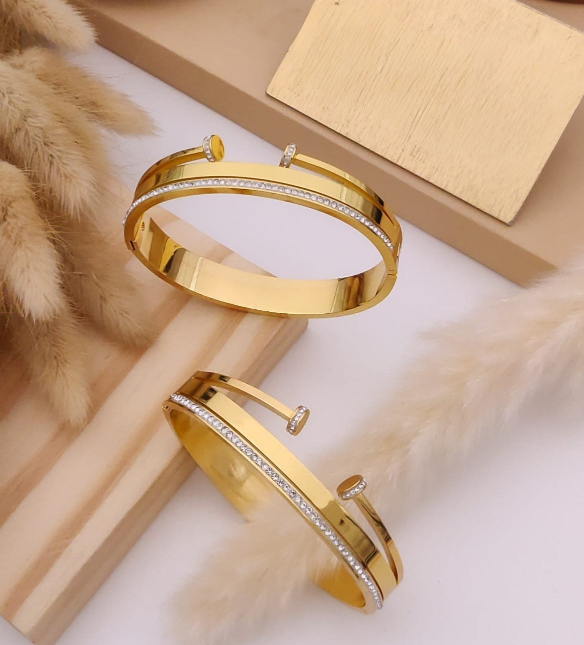 Premium anti tarnish openable bracelet product code B86 suitable for (2.4 and 2.6,2.8)