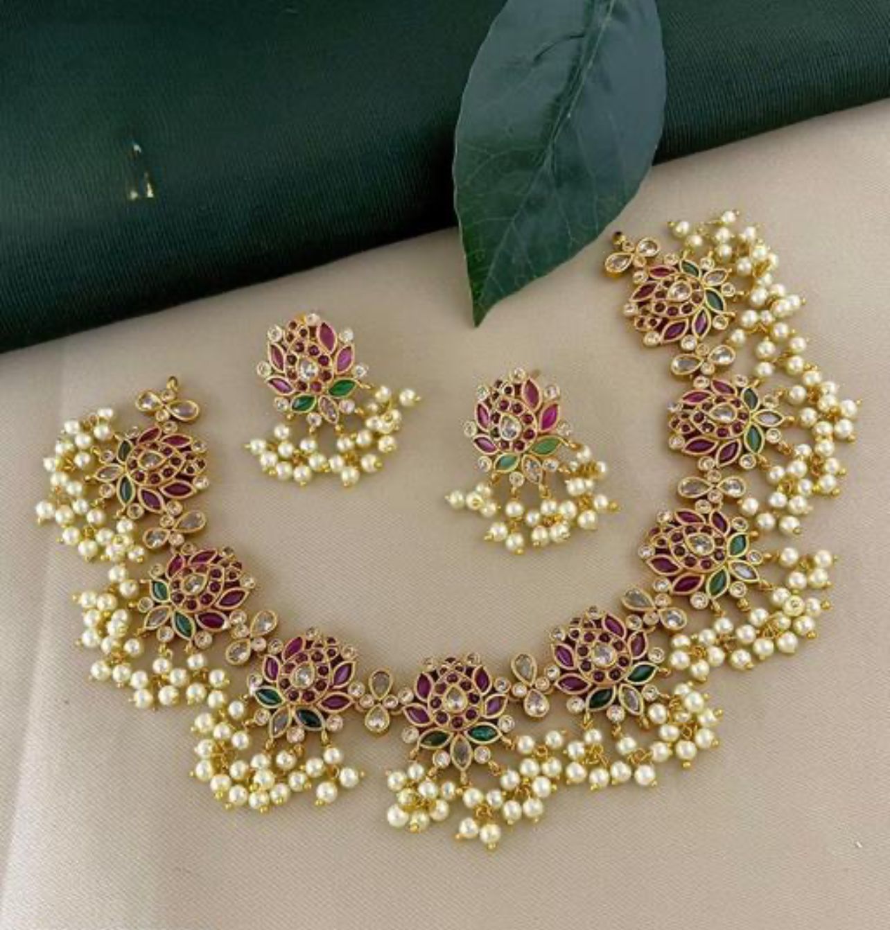 Premium quality lotus pearl hanging necklace product code N140