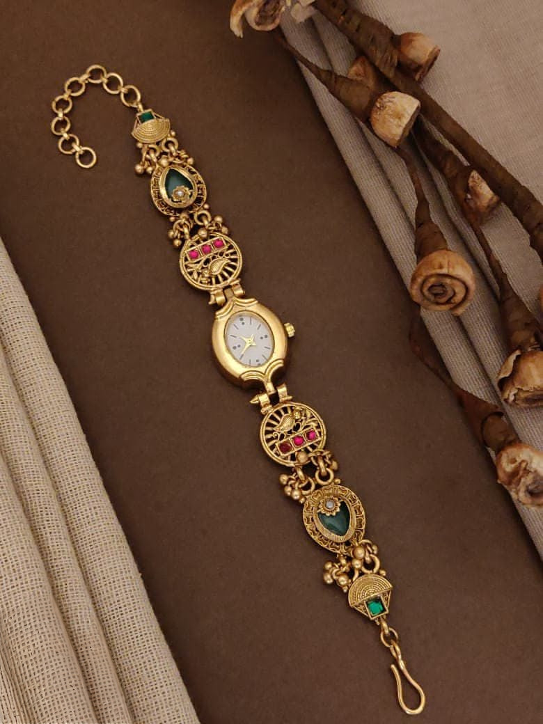 Vintage heritage antique gold floral bracelet watch product code W26