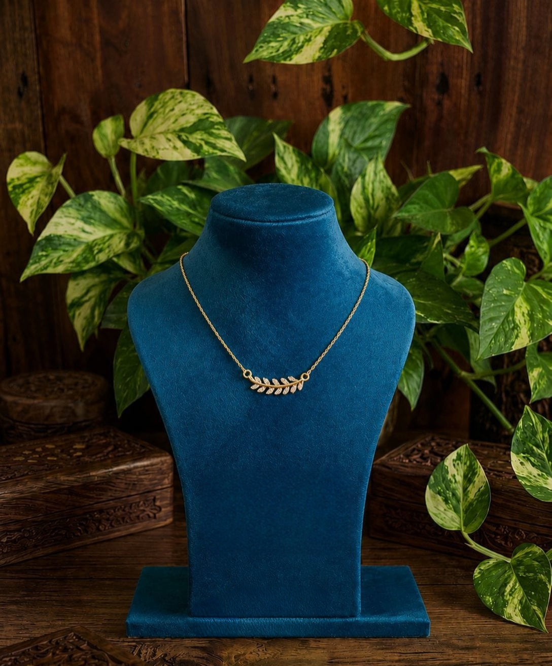Premium quality gold plated daily wear leaf necklace product code G110