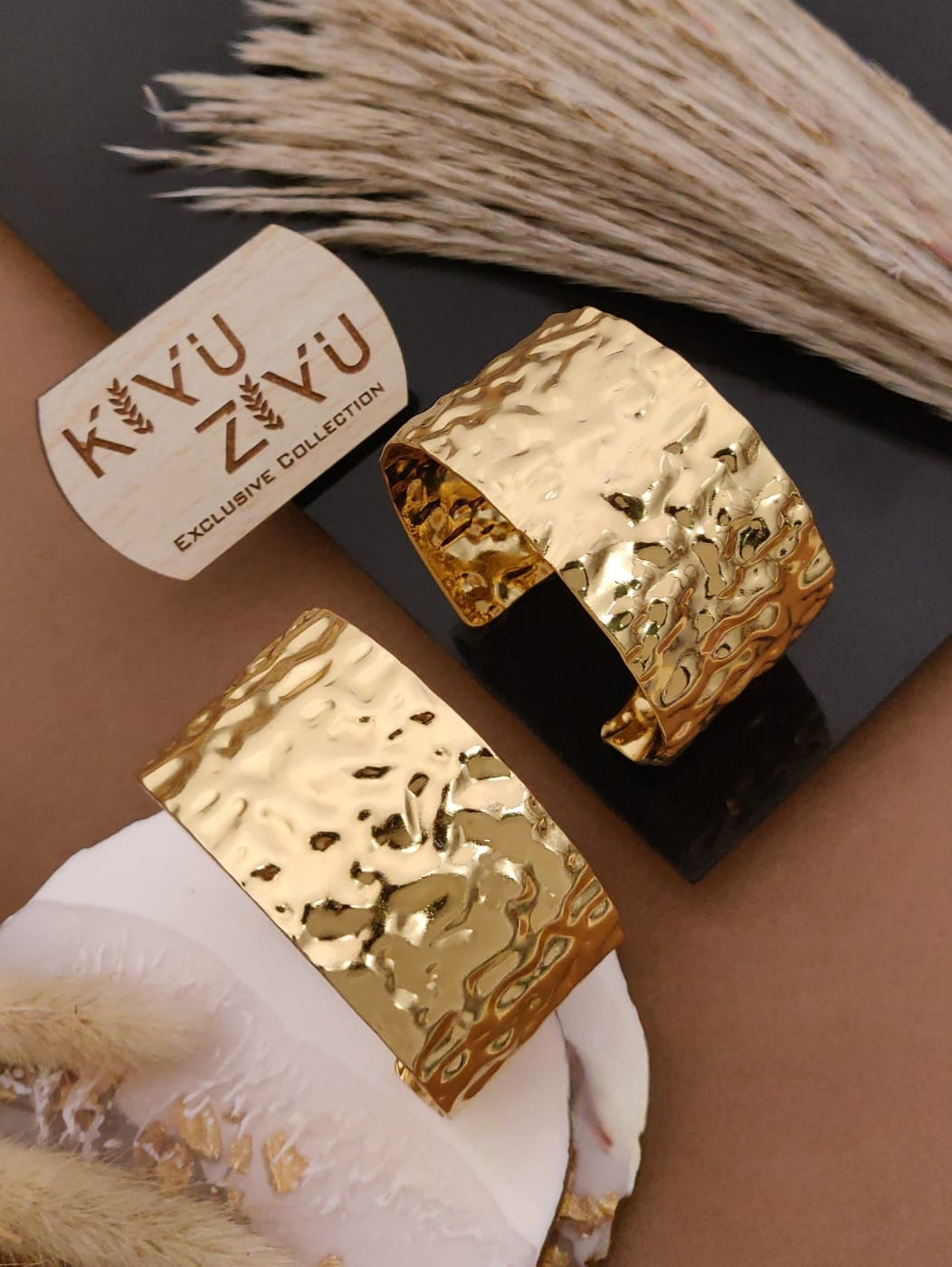 Premium quality anti tarnish stainless steel statement openable kada bangle product code B97