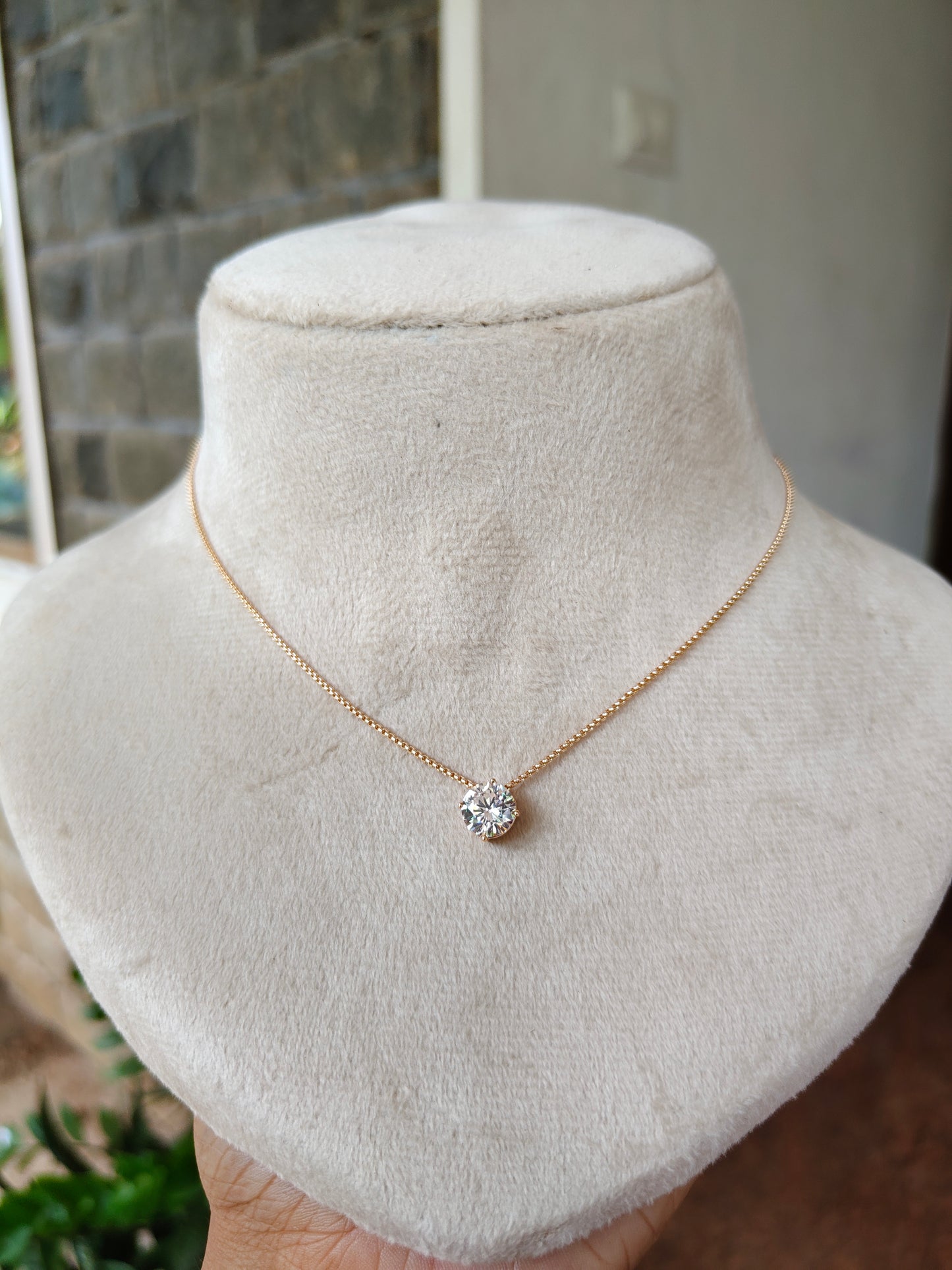 Round solitaire rose gold pendant chain product code N29